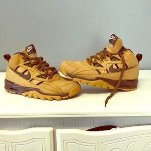 Nike khaki men’s high top sneaker